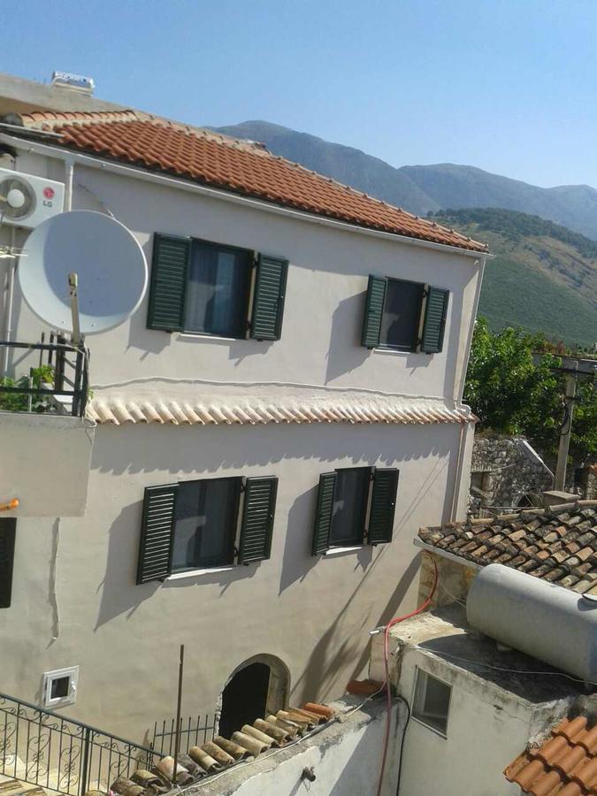 Janis Castle Apartment Himare Exteriör bild